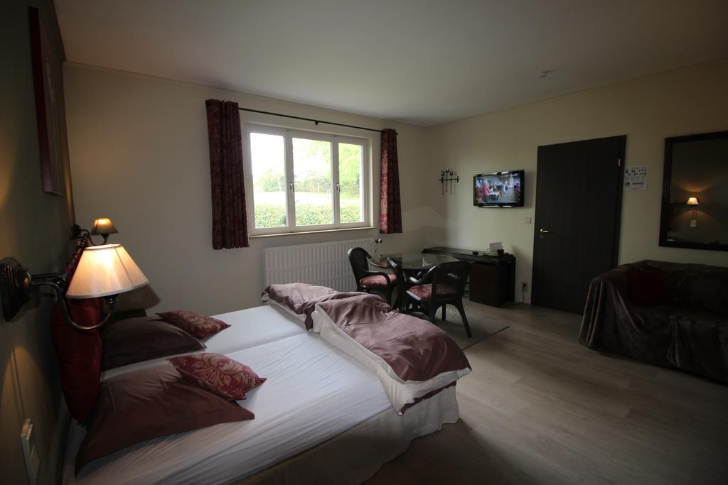 Les Alisiers Hotel Nadrin Cameră foto