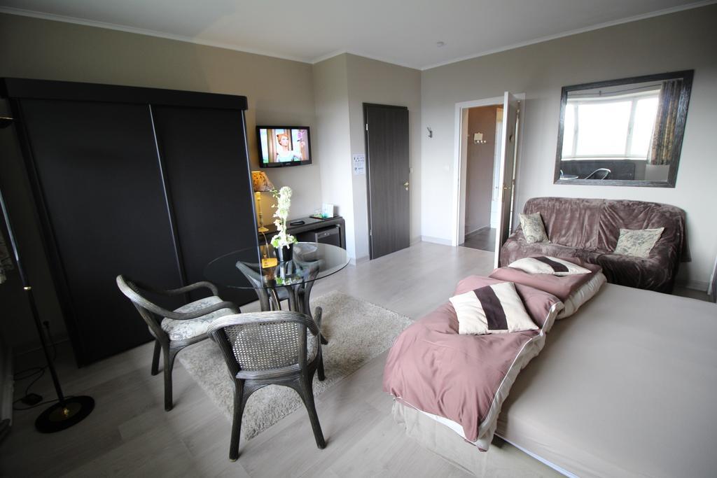 Les Alisiers Hotel Nadrin Cameră foto